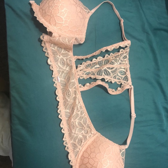 PINK bra - Picture 3 of 3